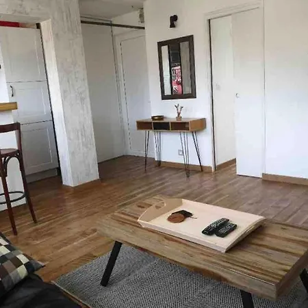 Apartment Tout Equipe A 50 Metres Des Plages *